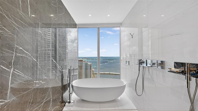 300 Biscayne Blvd Way 3604, Miami, FL 33131