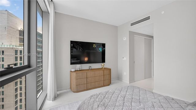 300 Biscayne Blvd Way 3604, Miami, FL 33131