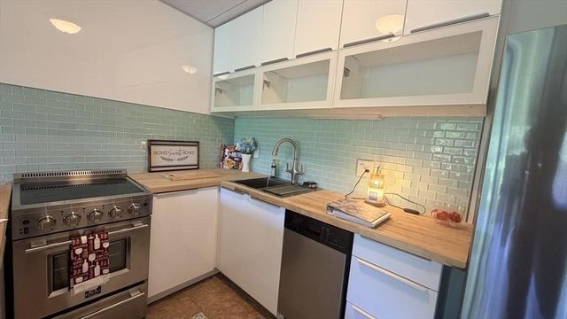 200 Swanton St 228, Winchester, MA 01890