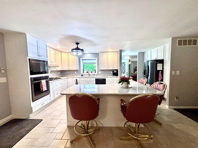 277 E 500 N, Valparaiso, IN 46383