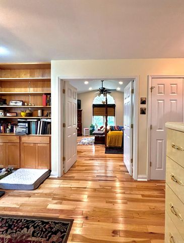 277 E 500 N, Valparaiso, IN 46383