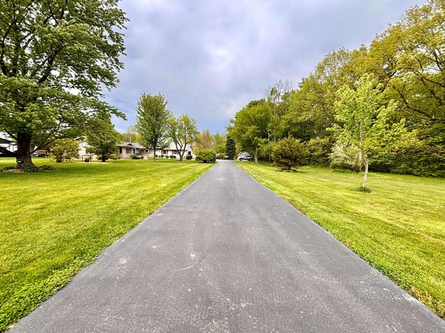 277 E 500 N, Valparaiso, IN 46383