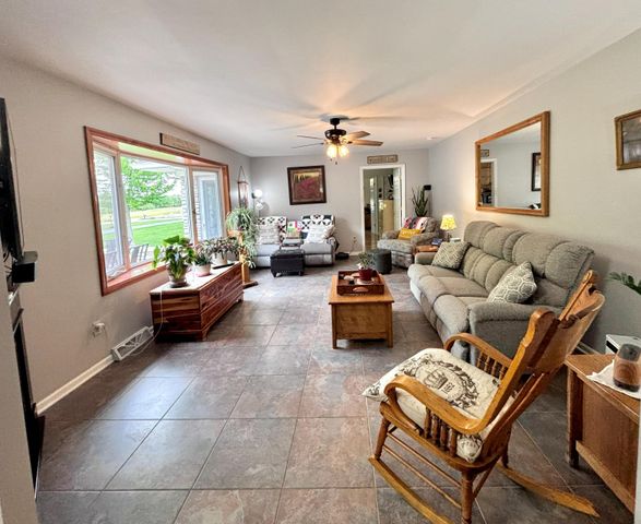 277 E 500 N, Valparaiso, IN 46383