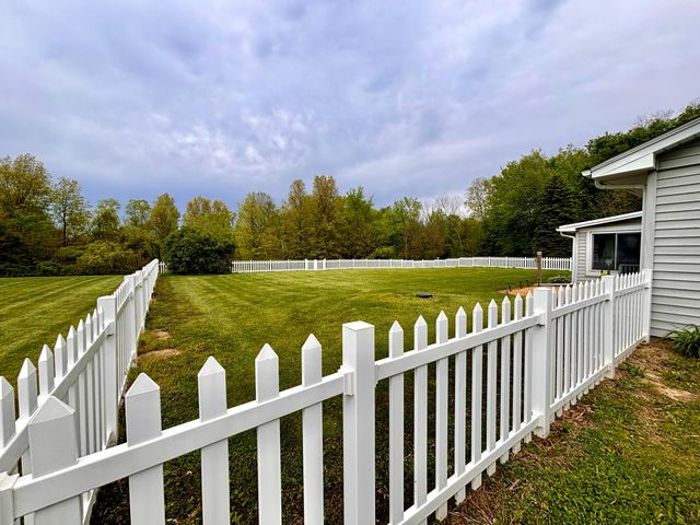 277 E 500 N, Valparaiso, IN 46383