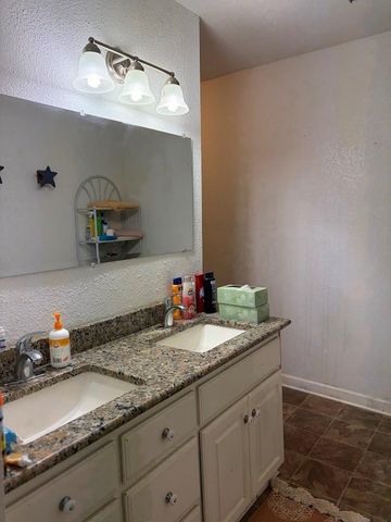 1345 Lcr 498, Mexia, TX 76667