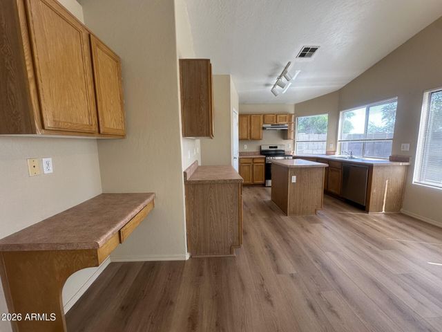 339 N OCEAN Drive, Gilbert, AZ 85233