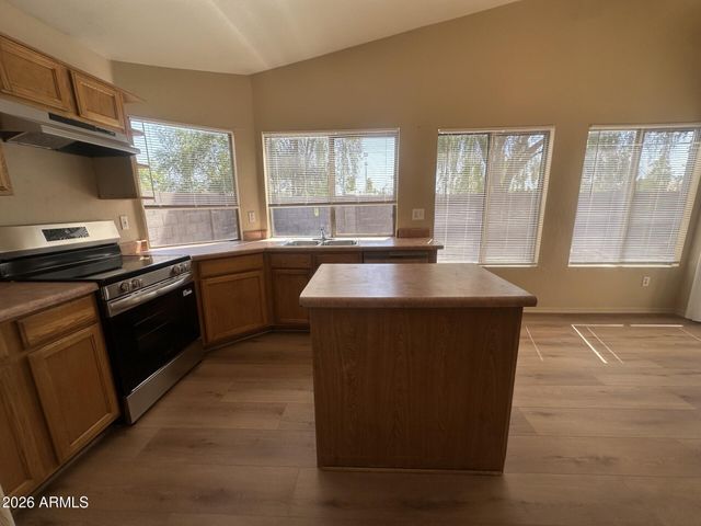 339 N OCEAN Drive, Gilbert, AZ 85233