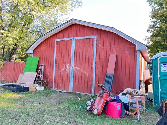 70 S Maple Street, Westfield, MA 01085