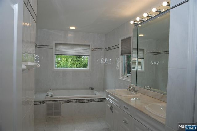 1604 John Street 1, Fort Lee, NJ 07024