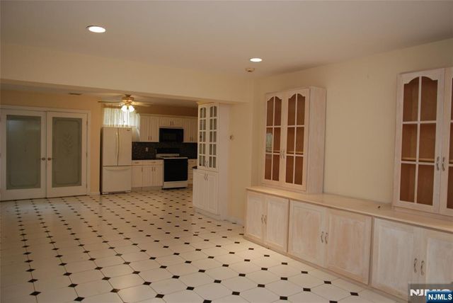 1604 John Street 1, Fort Lee, NJ 07024