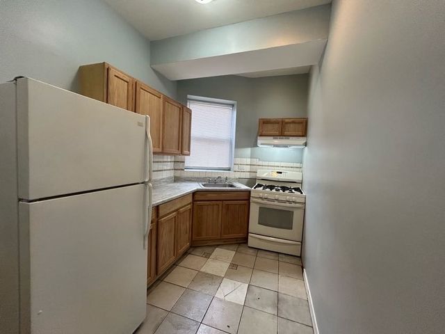 1330 S Lawndale Avenue, Chicago, IL 60623