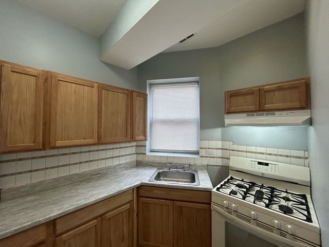 1330 S Lawndale Avenue, Chicago, IL 60623