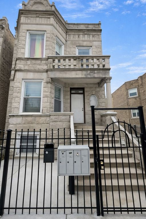 1330 S Lawndale Avenue, Chicago, IL 60623