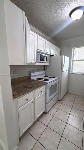 15640 SW 80th Street G104, Miami, FL 33193