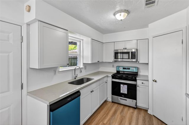 12614 Hunting Brook Drive, Houston, TX 77099