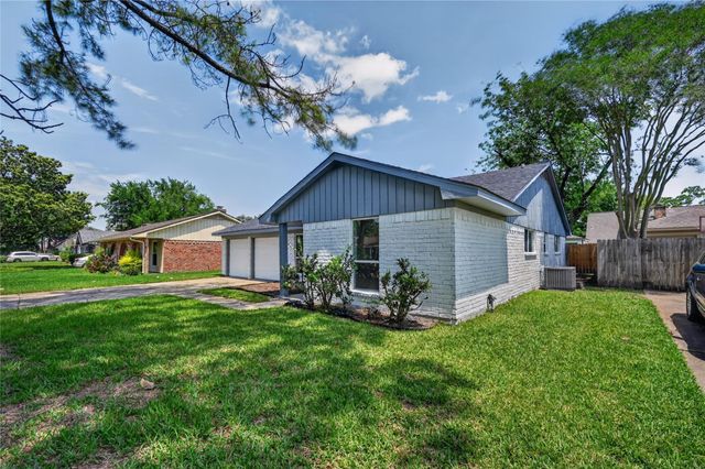 12614 Hunting Brook Drive, Houston, TX 77099