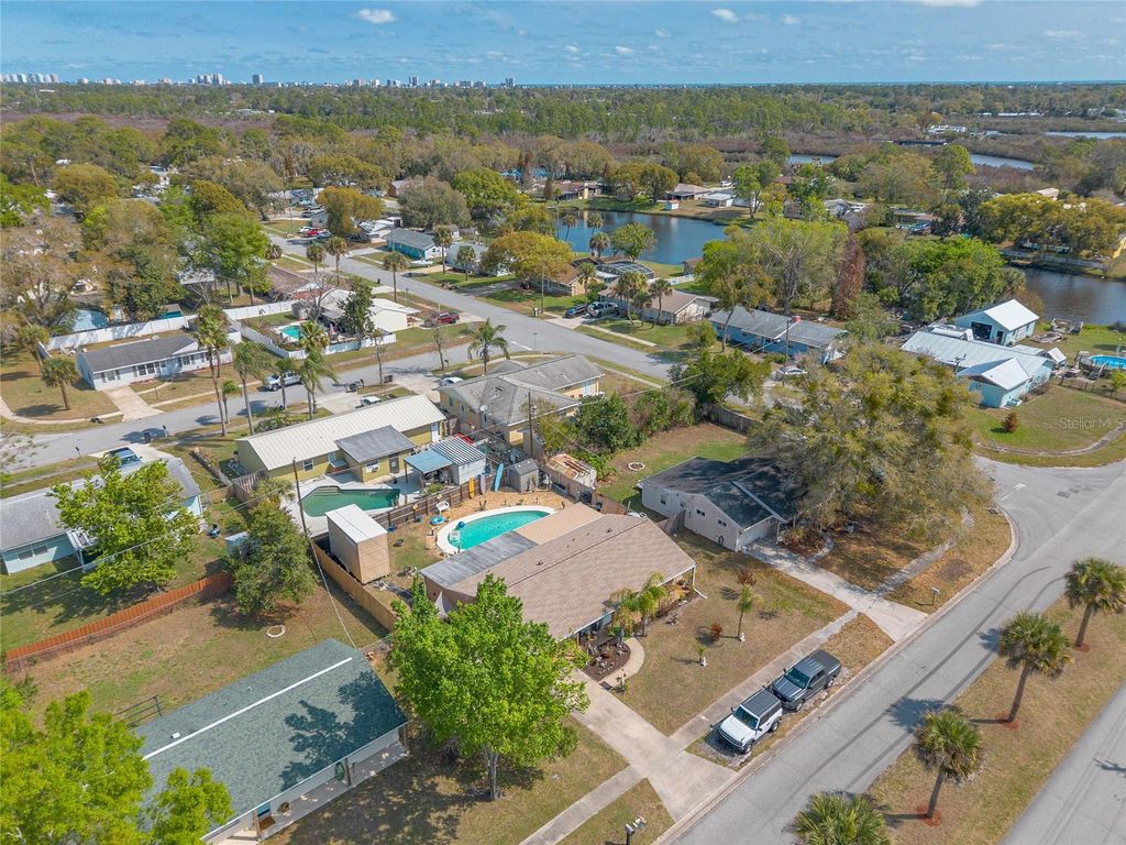 Image 11 of property listing at 461 WILTSHIRE BOULEVARD, Port Orange, FL 32127