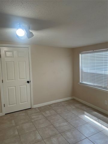 17401 Red Oak Drive 103, Houston, TX 77090