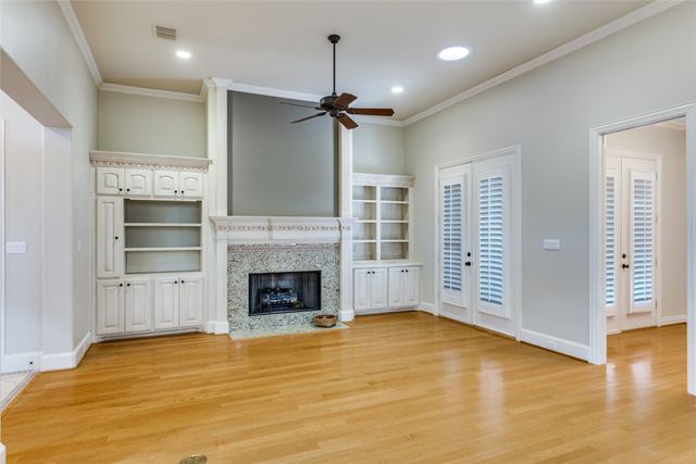 4248 Oak Park Court, Fort Worth, TX 76109