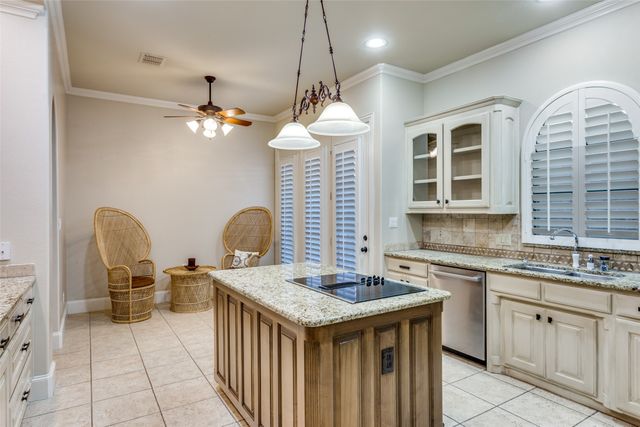 4248 Oak Park Court, Fort Worth, TX 76109