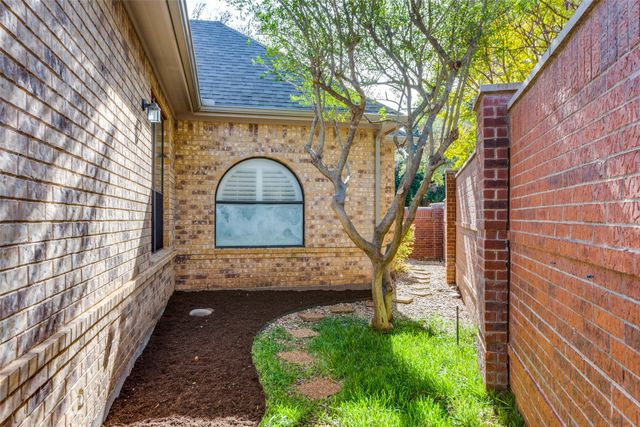 4248 Oak Park Court, Fort Worth, TX 76109