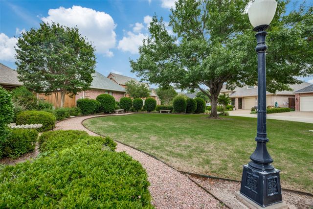 4248 Oak Park Court, Fort Worth, TX 76109