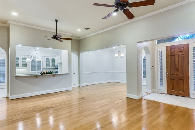 4248 Oak Park Court, Fort Worth, TX 76109