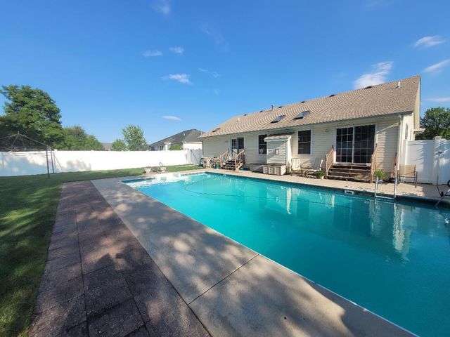 7910 W 91st Place, Crown Point, IN 46307