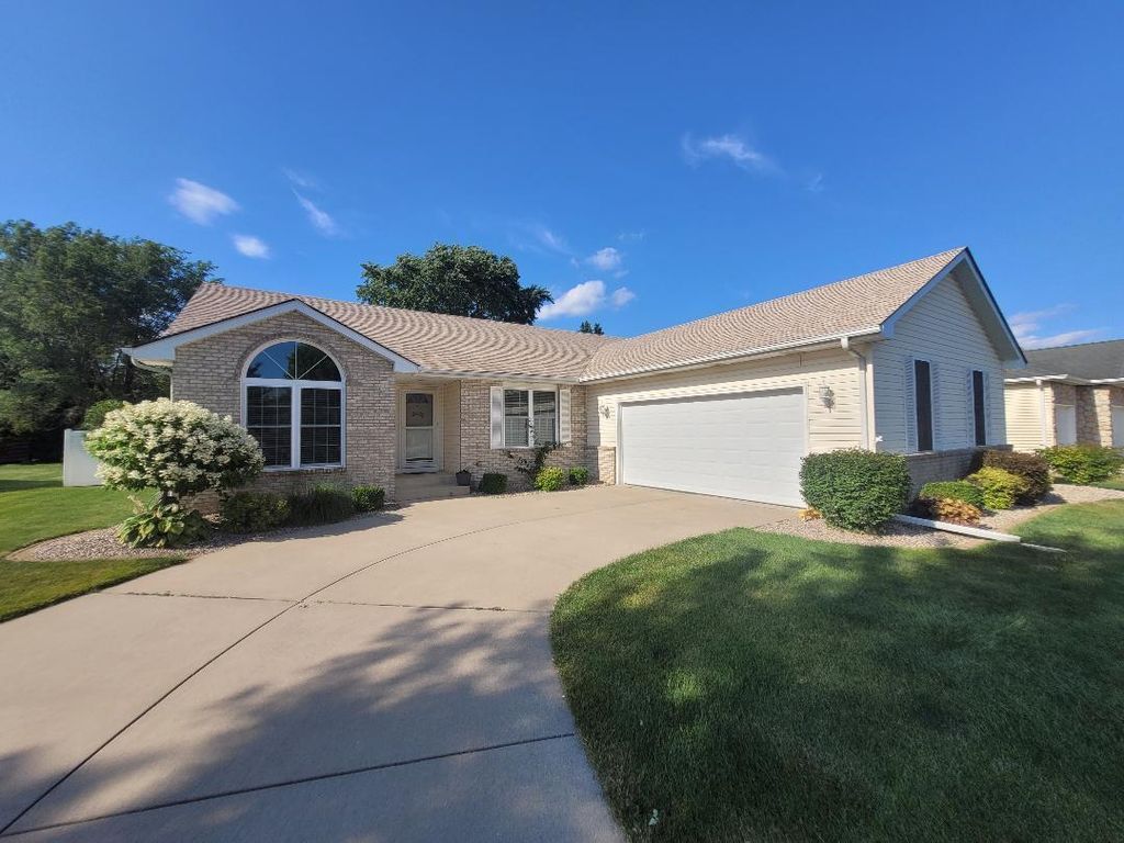 7910 W 91st Place, Crown Point, IN 46307