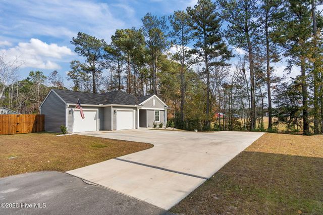5256 Soybean Drive NE, Winnabow, NC 28479