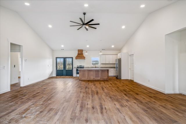 961 Collins Ln, Huntland, TN 37345