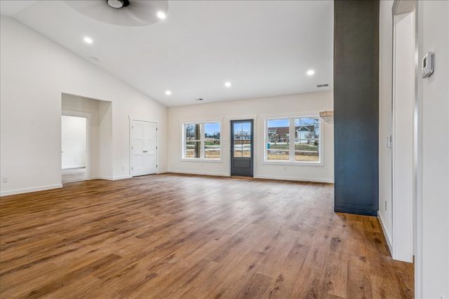 961 Collins Ln, Huntland, TN 37345