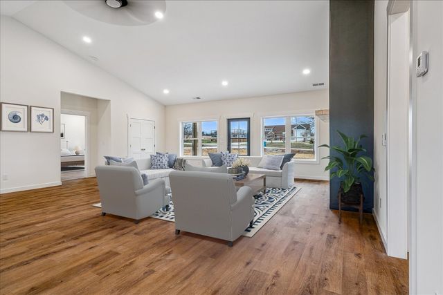 961 Collins Ln, Huntland, TN 37345