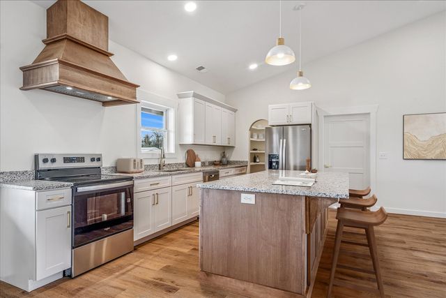 961 Collins Ln, Huntland, TN 37345