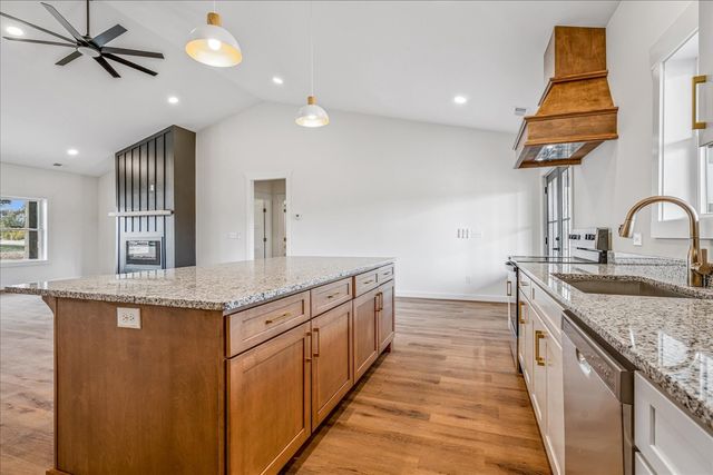 961 Collins Ln, Huntland, TN 37345