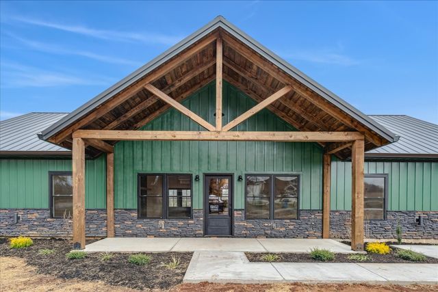 961 Collins Ln, Huntland, TN 37345