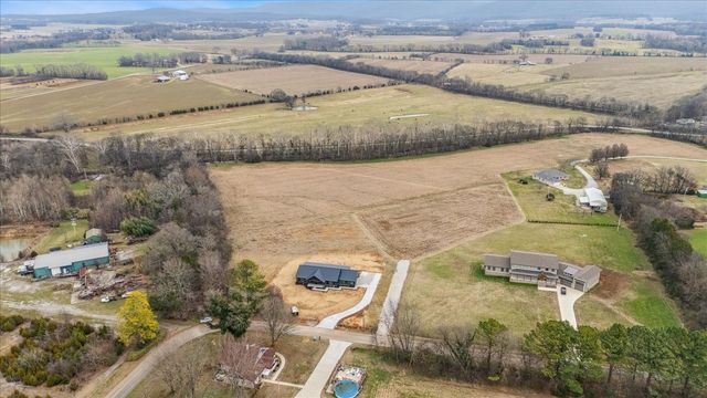 961 Collins Ln, Huntland, TN 37345
