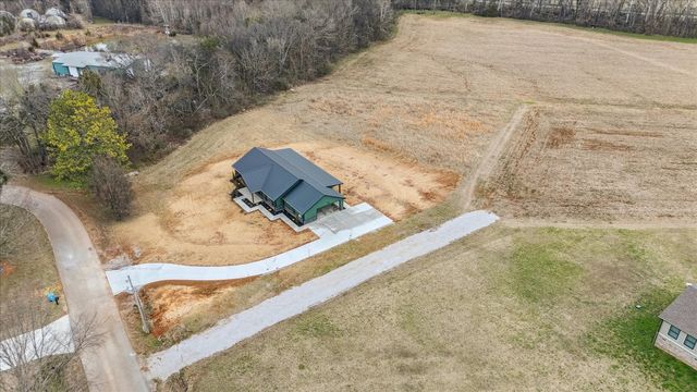 961 Collins Ln, Huntland, TN 37345