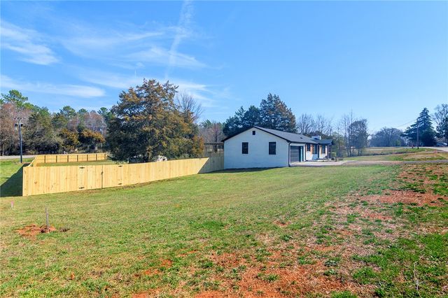 1121 Old Bessie Road, Piedmont, SC 29673