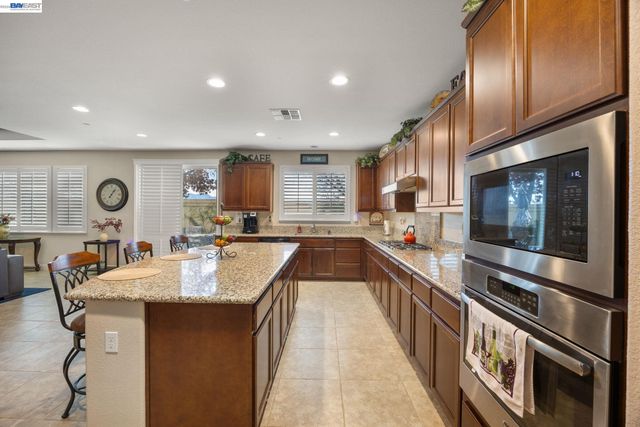 2233 Demartini Ln, Brentwood, CA 94513