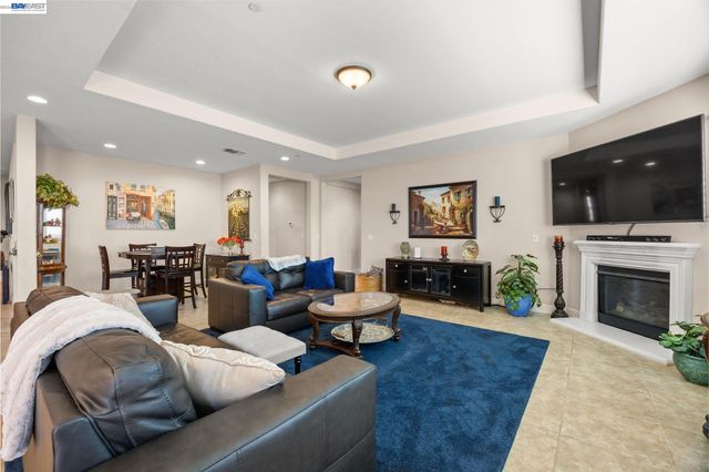 2233 Demartini Ln, Brentwood, CA 94513