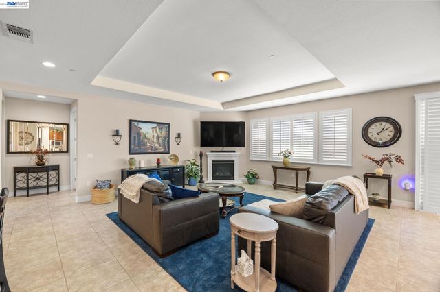 2233 Demartini Ln, Brentwood, CA 94513