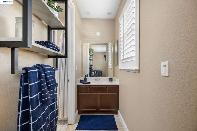 2233 Demartini Ln, Brentwood, CA 94513