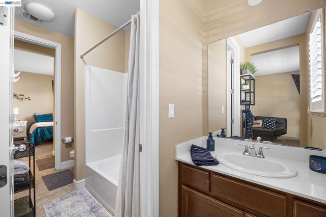 2233 Demartini Ln, Brentwood, CA 94513