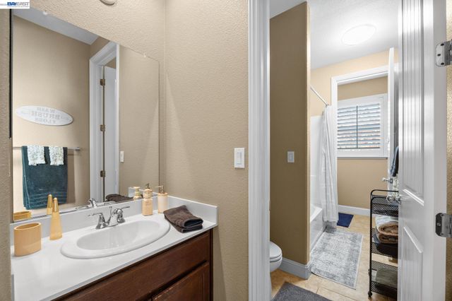 2233 Demartini Ln, Brentwood, CA 94513