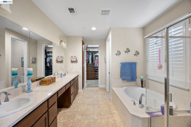 2233 Demartini Ln, Brentwood, CA 94513