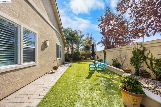 2233 Demartini Ln, Brentwood, CA 94513