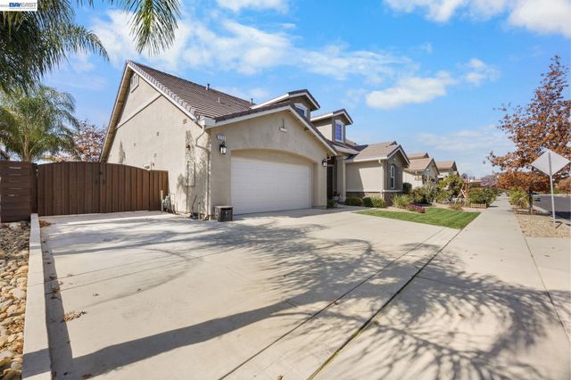 2233 Demartini Ln, Brentwood, CA 94513