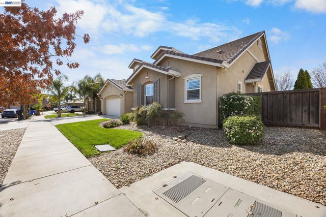 2233 Demartini Ln, Brentwood, CA 94513