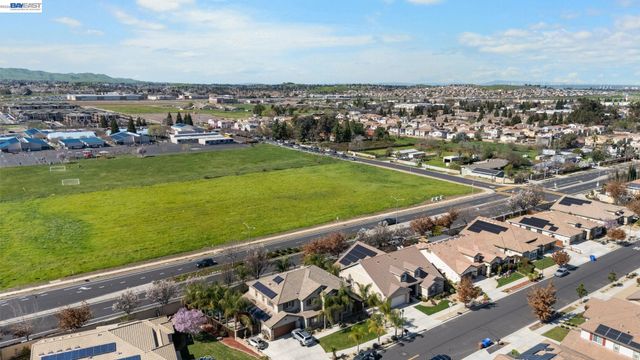 2233 Demartini Ln, Brentwood, CA 94513